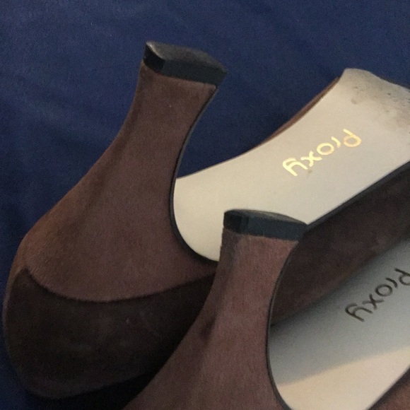 Vintage Italian Proxy Suede Heels - Picture 12 of 16